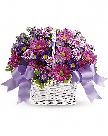 Daisy Daydreams Basket Arrangement